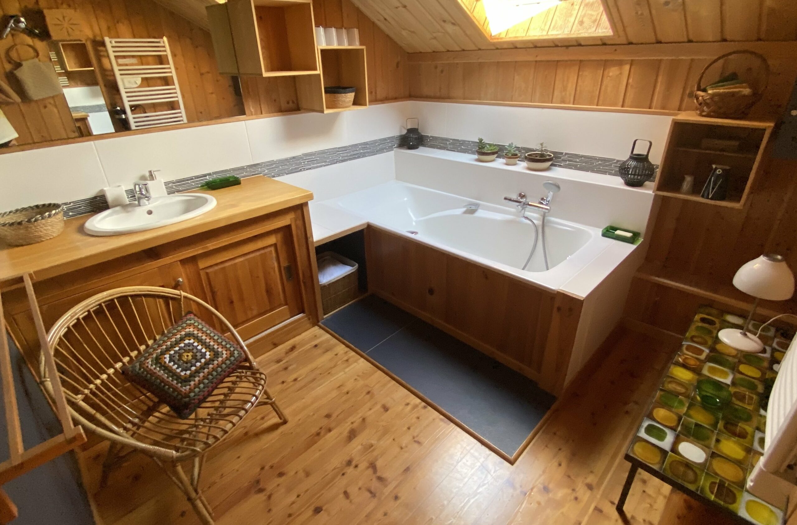 Une des deux salle de bain à l'étage.